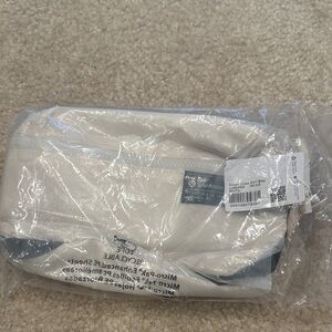 Lululemon Athletica Brand New Clean Lines Belt Bag